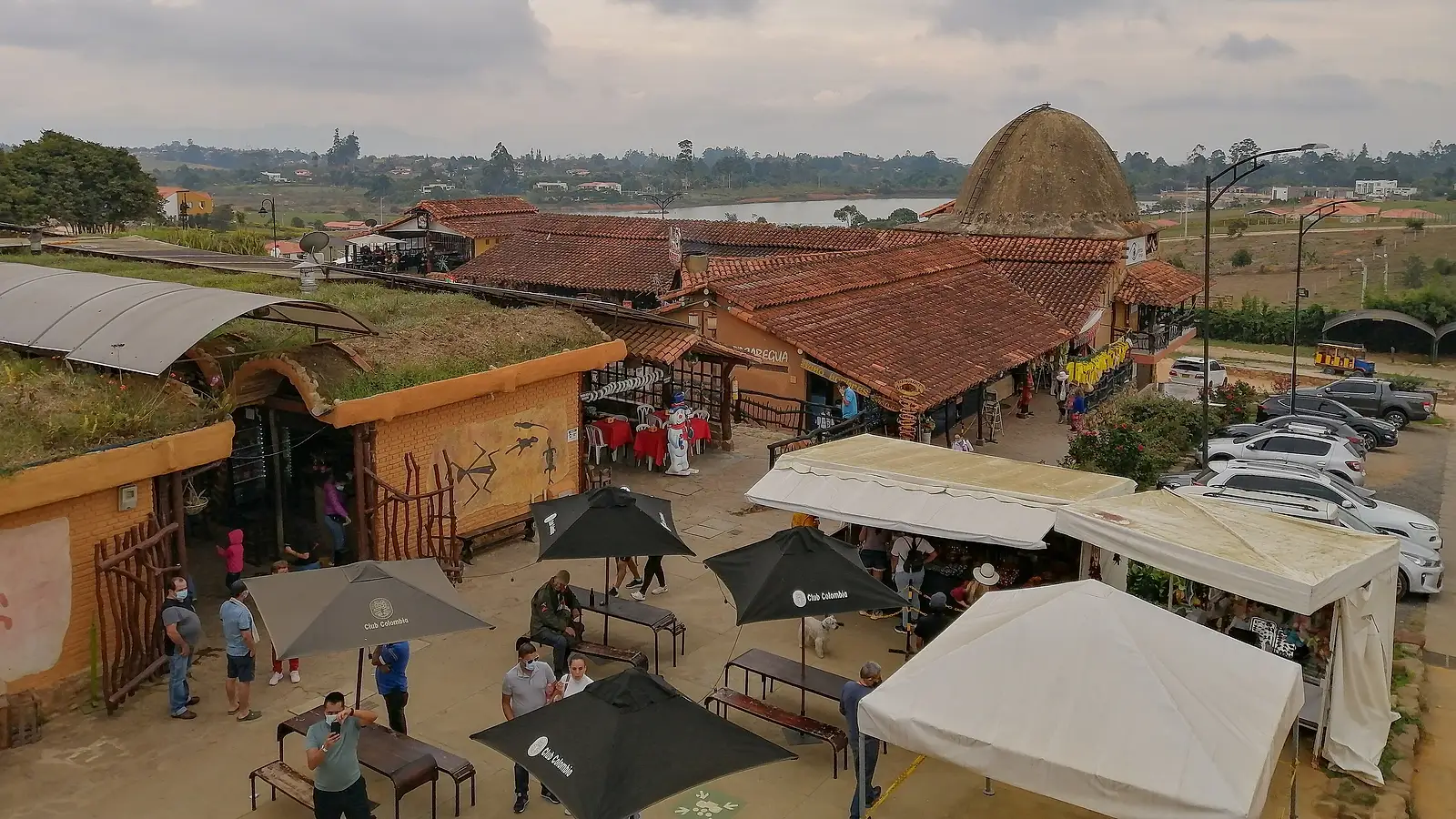 Mercado campesino de Acuarela en La Mesa de los Santos