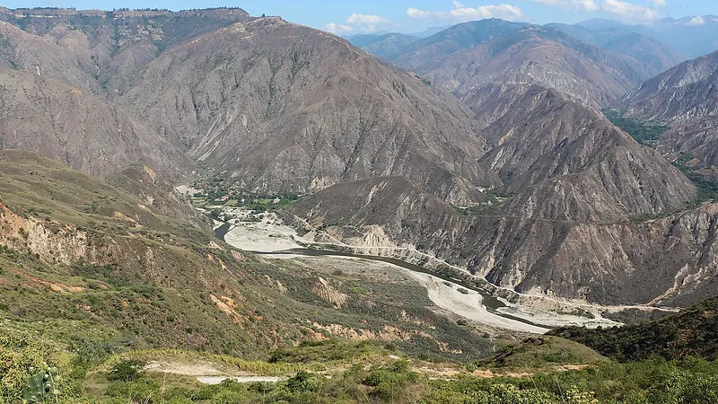 Río Chicamocha en el fondo del cañón, Santander
